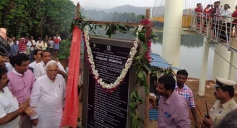 ಸರಕಾರಿ ಅಭಿವೃದ್ಧಿ ಕಾರ್ಯಗಳು ನಿರಂತರ: ತೂಗುಸೇತುವೆ ಉದ್ಘಾಟಿಸಿ ಸಚಿವ ದೇಶಪಾಂಡೆ